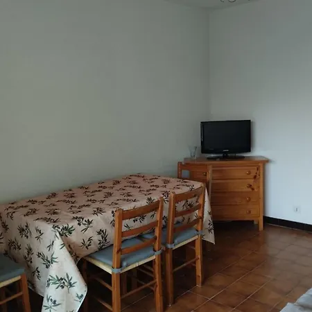 Pleasant Near The Sea Apartment *